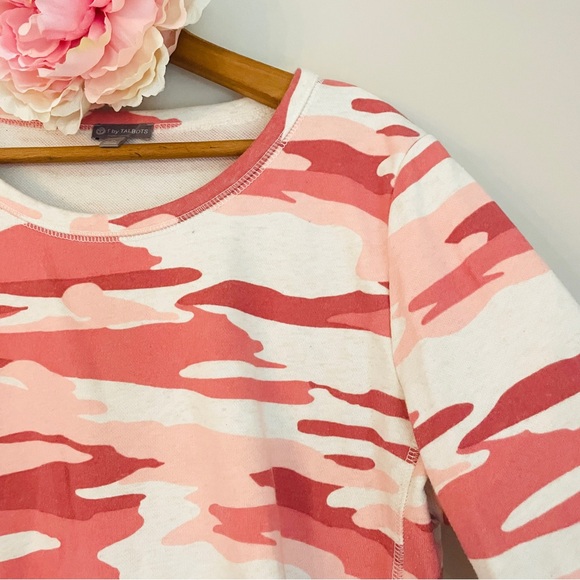 T By Talbots Pink Camo Classic French Terry Pullover Sweatshirt Medium Top - Picture 3 of 9